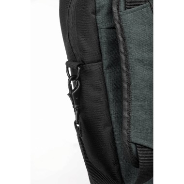 Sacoche en polyester 600D pour ordinateur portable jusqu'à 15.6" avec doublure et bandoulière. 1 compartiment principal et 5 com