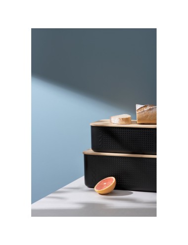 avec des rayures pour récupérer les miettes