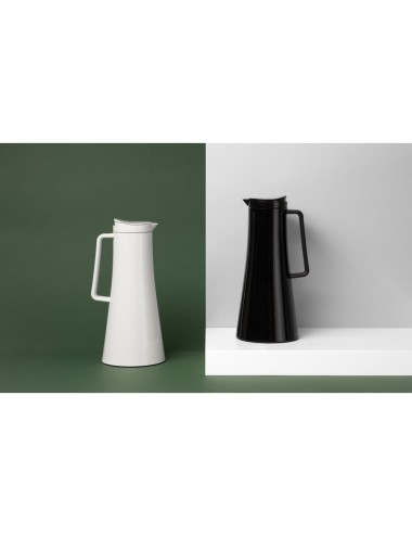 Bouilloire en acier inoxydable isolée sous vide. Le couvercle se referme automatiquement après chaque utilisation pour maintenir