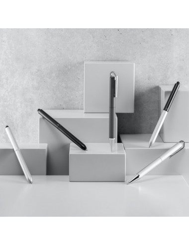 Neo est un stylo à bille ergonomique en aluminium, à la fois novateur et ergonomique, conçu pour les professionnels du bloc-note