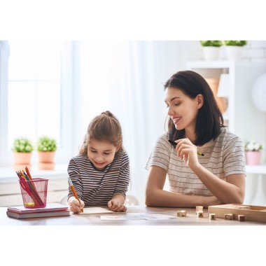 Stylo bille en ABS avec finition brillante et plateau laqué en finition métallisée. Le stylo à bille comprend la recharge X20 à 