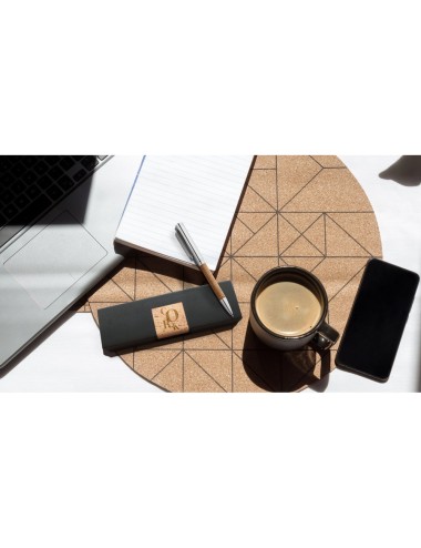 Stylo à bille en liège et métal, inspiré du chêne-liège. Stylo éco-responsable avec mécanisme twist et clip metalique. Encre ble