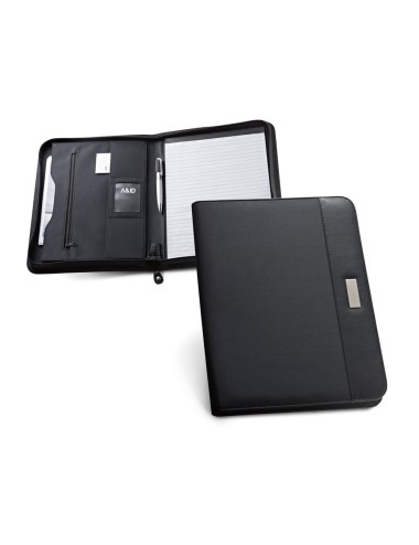 Conférencier A4 en simili cuir et microfibre. Le conférencier contient plusieurs poches intérieures, un bloc de 20 feuilles lign