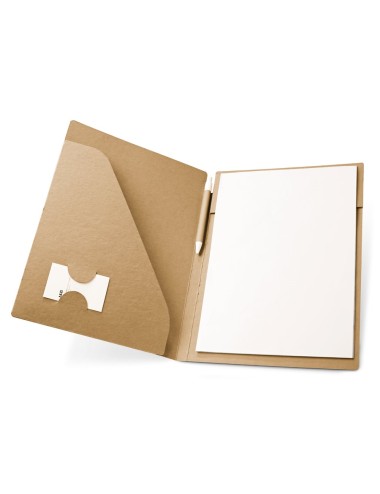 Conférencier en carton (450 g/m²) avec un bloc-notes de 20 feuilles non lignées en papier recyclé et un porte-cartes de visite. 