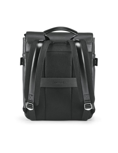 Le sac à dos Empire est urbain et sophistiqué en simili cuir texturé de haute qualité. Son rabat dissimule la poche avant et le 