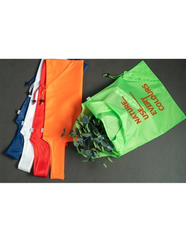 Sac pliable en rPET 190T. Fabriqué à partir de plastique recyclé contribuant ainsi à la réduction des résidus. Anses de 40 cm. 3