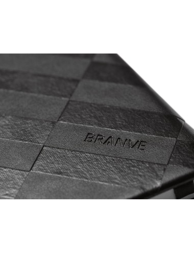 GEOMETRIC est un carnet A5 relié en simili cuir, comportant 256 pages lignées, sur du papier issu de la gestion durable des forê