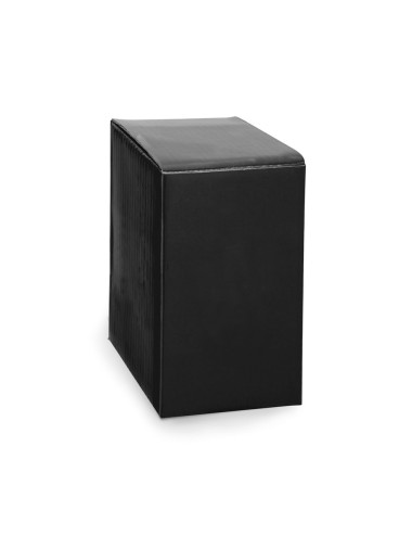 Ensemble de 4 verres en acier inoxydable avec étui de transport en simili cuir. Capacité jusqu'à 25 mL. Livré sous coffret cadea