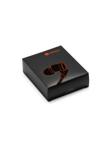 se distinguant par sa finition métallique dans les différents détails du produit. Il a une fréquence de 20Hz-20kHz (16Ω)