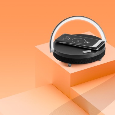 cette enceinte peut également servir de support pour téléphone portable